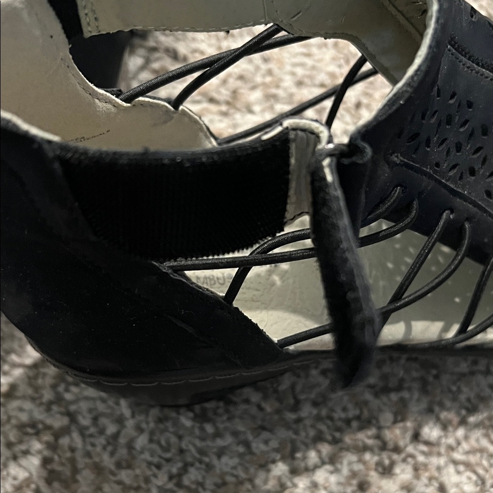 EUC JBU Black Laser-Cut Peep-Toe Ankle Heels - Picture 5 of 8